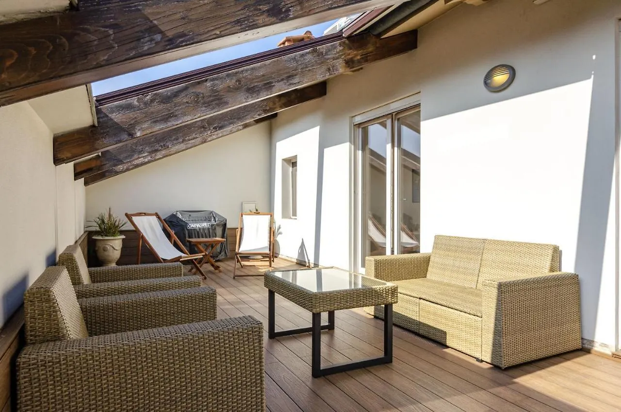 בולוניה Rizzoli Terrace Apartment 0*,  איטליה
