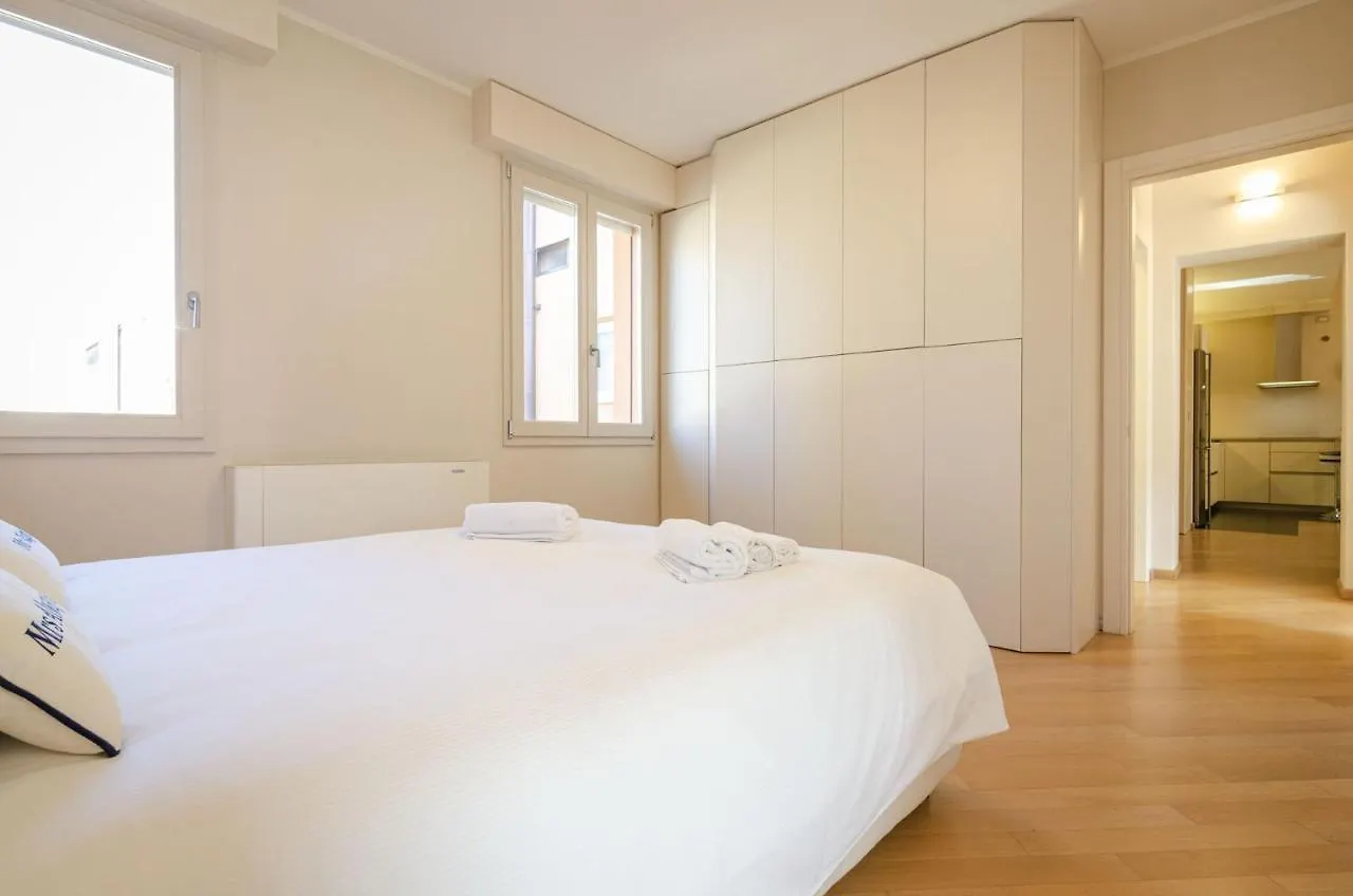 בולוניה Rizzoli Terrace Apartment 0*,  איטליה